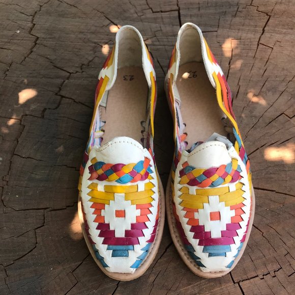 Women's Mexican Handmade Leather Huaraches - Picture 2 of 5